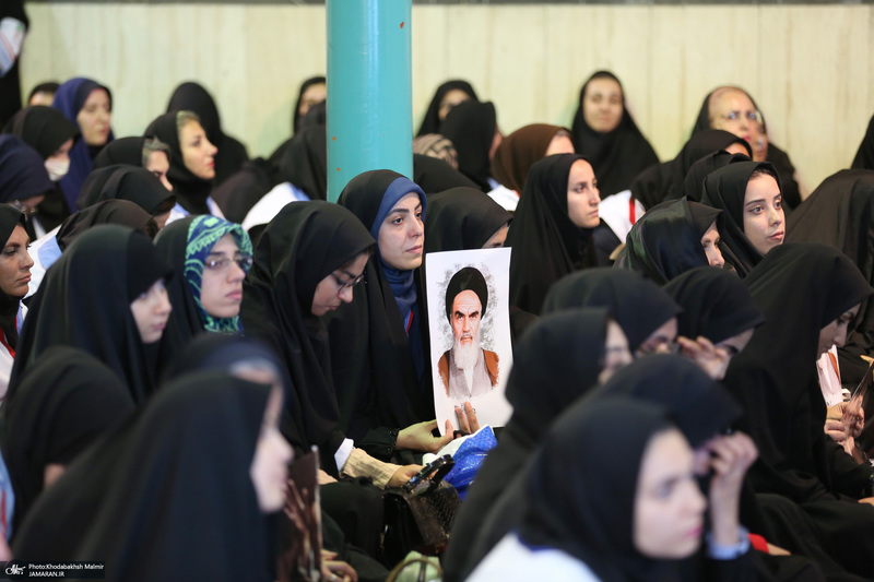 تجدید میثاق جوانان هلال احمر با آرمان‌های امام راحل