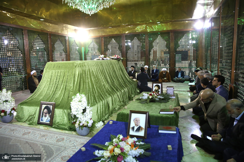 تجدید میثاق رئیس و جمعی از اعضای مجمع تشخیص مصلحت نظام با آرمان‌های امام خمینی (س)-2