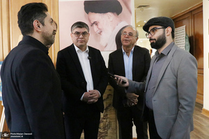 بازدید سفیر ازبکستان در ایران از بیت تاریخی امام در خمین