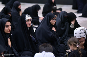 مراسم عزادارای شب عاشورا در حرم مطهر امام خمینی