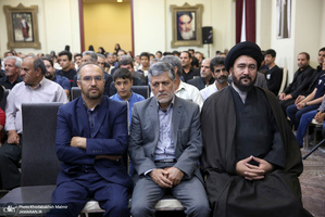 دیدار کارکنان حرم و موسسه تنظیم و نشر آثار امام خمینی(س) با سید حسن خمینی