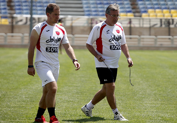 درگیری لفظی بدنساز پرسپولیس با فغانی پس از خطای بازیکن استقلال
