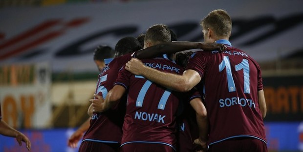 جشنواره گل یاران حسینی مقابل گالاتاسرای در استانبول
