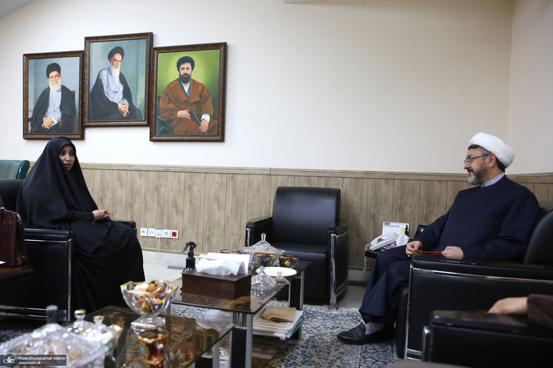دیدار نرجس سلیمانی با دکتر علی کمساری ریاست موسسه تنظیم ونشرآثار امام خمینی (س)