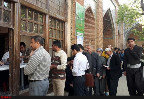 سنندج همگام با ملت ایران در پای صندوق های رای