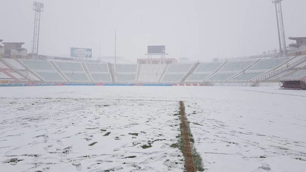 بارش برف دیدار تراکتور-سپاهان را لغو کرد+عکس و فیلم