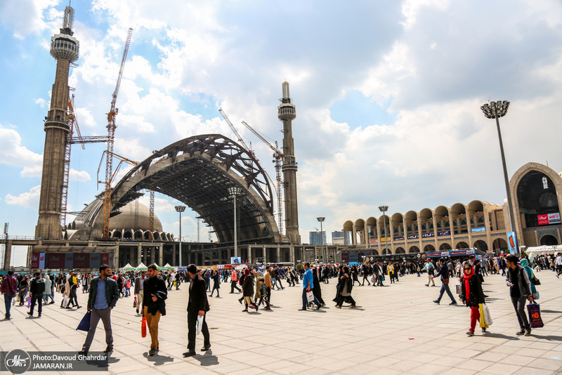 غرفه موسسه تنظیم و نشر آثار امام خمینی(س) در نمایشگاه بین المللی کتاب تهران