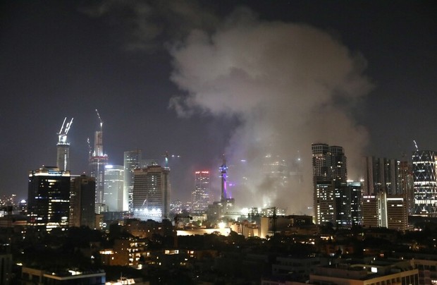 ترس اسرائیلی‌ها از جنگ طولانی؛ نصب بیلبوردهایی در تل‌آویو که خواستار مداخله نظامی آمریکا شدند