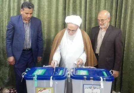 آیت الله گرامی: مردم با شرکت در انتخابات قدرت و نشاط ملی را نشان می دهند
