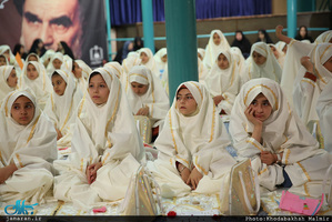 مراسم جشن تکلیف «دبستان سمیه» منطقه چهار تهران در حسینیه جماران 