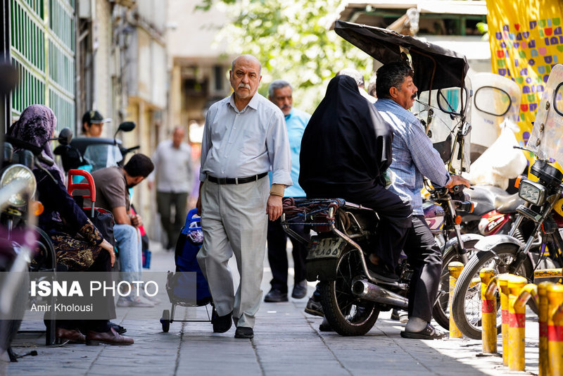 جریان عادی زندگی در شهر تهران...