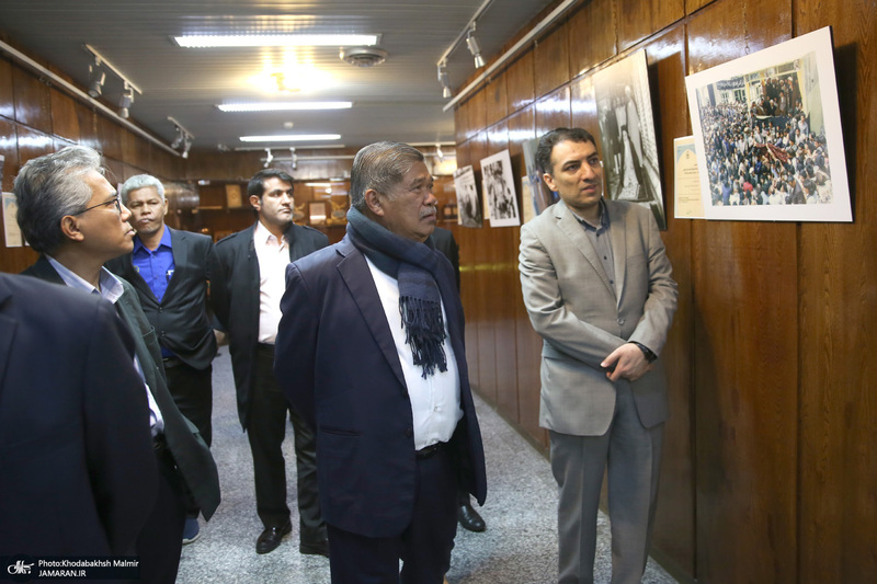 بازدید محمد بن سیو وزیر کشاورزی  و امنیت غذایی کشور مالزی از  بیت امام خمینی (س) در جماران