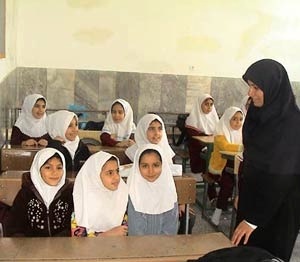 مدارس  مهران در ایام اربعین تعطیل نیست