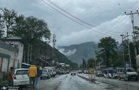 زندگی عادی در میان ترس از تنش پس از حمله پاکستان به چندین نقطه از مناطق مرزی جامو و کشمیر (1)