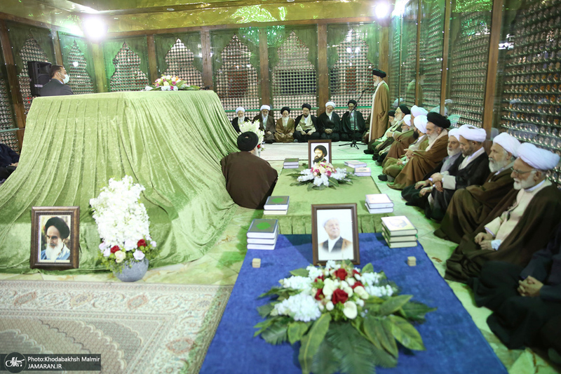 تجدید میثاق رئیس و اعضای مجلس خبرگان رهبری با آرمان های امام خمینی (س)