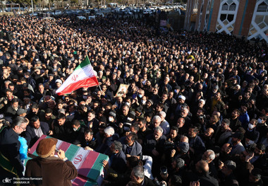 تشییع پیکر شهدای مدافع حرم در شهرک شهید محلاتی