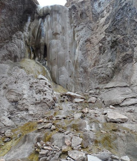 آبشار سفیده ندوشن پدیده ای جذاب در استان یزد
