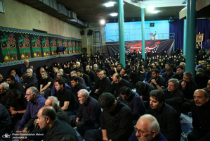 مراسم عزاداری روز عاشورا در حسینیه جماران