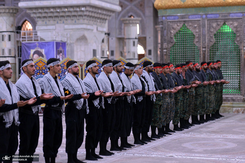 اجرای گروه سرود تیپ سوم امام حسین (ع) یگان ویژه فراجا در حرم مطهر امام خمینی(س)