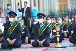 آیین تعویض پرچم گنبد حرم حضرت معصومه(س) و آغاز دهه کرامت