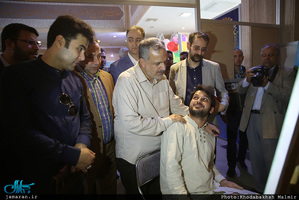 بازدید احمد مسجد جامعی از نمایشگاه عطر یاس در حرم مطهر امام خمینی (س)  /1