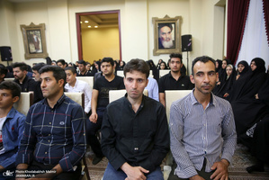 دیدار کارکنان حرم و موسسه تنظیم و نشر آثار امام خمینی(س) با سید حسن خمینی