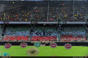 حضور و سخنرانی رهبر معظم انقلاب در همایش ده‌ها هزارنفری «خدمت بسیجیان» در ورزشگاه آزادی