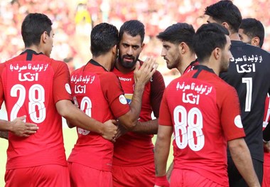 درخشان: بازیکنان پرسپولیس در پست غیر تخصصی بازی می کنند
