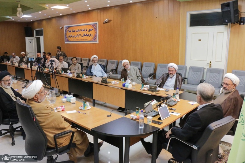 نشست نقش فرد و نهاد در اندیشه سیاسی امام خمینی(س)