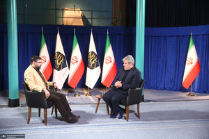 گفتگو حضور با تاجگردون