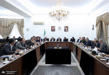 عارف: تامین مسکن به ویژه اقشار آسیب‌پذیر اولویت اصلی دولت پس از تامین و بهبود معیشت مردم است/ همه ارکان ذیربط موظف به تامین منابع مالی ۸۵۴ هزار واحد حمایتی مسکونی در دولت چهاردهم هستند/ ۵۱ هزار واحد حمایتی مسکونی به متقاضیان در دولت چهاردهم تحویل داده شد