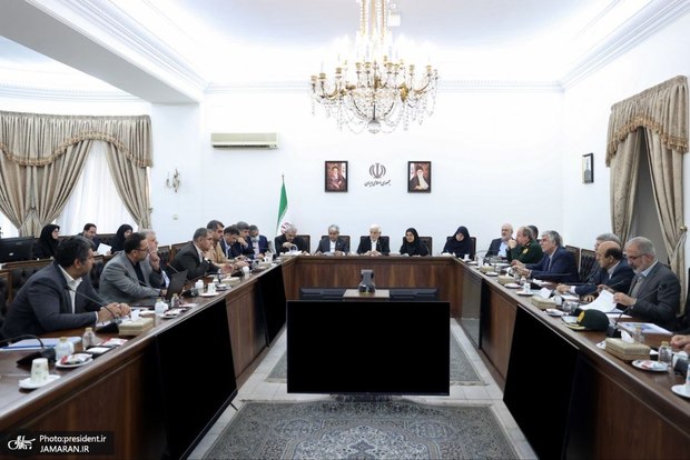 عارف: تامین مسکن به ویژه اقشار آسیب‌پذیر اولویت اصلی دولت پس از تامین و بهبود معیشت مردم است/ همه ارکان ذیربط موظف به تامین منابع مالی ۸۵۴ هزار واحد حمایتی مسکونی در دولت چهاردهم هستند/ ۵۱ هزار واحد حمایتی مسکونی به متقاضیان در دولت چهاردهم تحویل داده شد