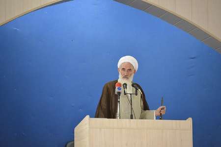 ملت ایران مومنانه پای انقلاب اسلامی و رهبری ایستاده اند