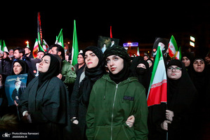 تجمع مردمی در میدان انقلاب اسلامی تهران