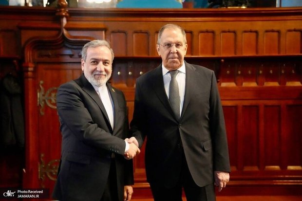 مذاکرات عراقچی و لاوروف در مسکو/ وزیر خارجه به همتای روس: روابط ایران و روسیه همه جانبه و چندبعدی است/ در طول یک سال و نیم گذشته، روسای جمهور ما پنج بار با هم ملاقات کرده‌اند