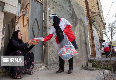 هلال احمر سمنان ۶۶ هزار قلم موادبهداشتی در روستاها توزیع کرد