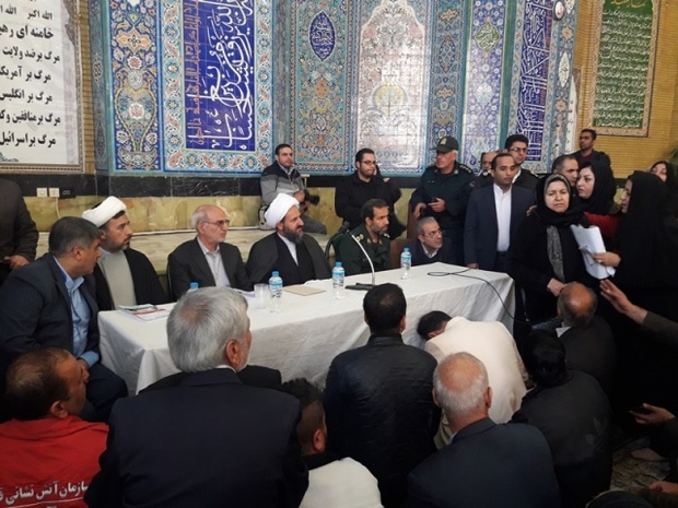 100 نفر از  مردم قرچک مشکلات خود را با استاندار تهران مطرح کردند