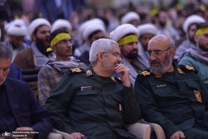 گردهمایی مسئولین بسیج دانشجویی و طلاب بسیجی در حرم امام با سخنرانی رئیس‌جمهور پزشکیان (14)