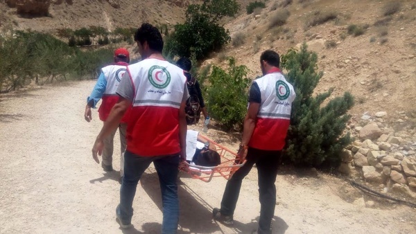 42 مجروح در حادثه زلزله کوهبنان  استقرار نیروهای هلال احمر برای امدادرسانی به زلزله‌زدگان