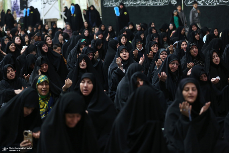 مراسم عزاداری شب شهادت حضرت زهرا(س) در حرم امام خمینی(ره) برگزار شد
