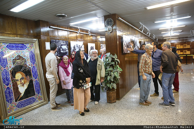 بازدید گردشگران خارجی از کشور پرتغال از بیت امام خمینی (س) از جماران