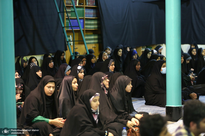 بازدید جمعی از دانشجویان فعال فرهنگی سیاسی و اجتماعی دانشگاه های استان هرمزگان از بیت امام خمینی (س)در جماران