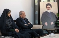 دیدار پزشکیان با خانواده شهدای خدمت (1)