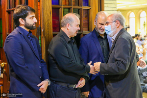 مراسم ختم مادر فرشاد مومنی