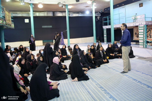 بازدید اقشار مختلف مردم از بیت امام خمینی (س) در جماران