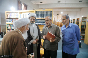 بازدید آیت الله العظمی جوادی آملی از کتابخانه موسسه امام جعفرصادق (ع)