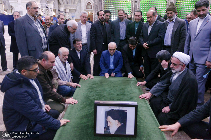 تجدید میثاق وزیر و کارکنان وزارت اقتصاد و امور دارایی با آرمان‌های امام(س)