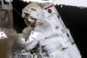 فضانوردان زن هنگام پیاده روی فضایی سلفی گرفتند+ تصاویر