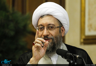 آیت الله آملی لاریجانی: کسی برای دوتابعیتی بودن زندان نمی رود