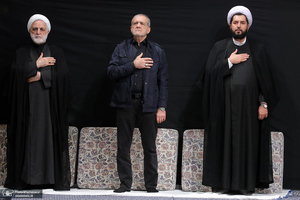 اولین شب مراسم عزاداری ایام شهادت حضرت زهرا (س) در حسینیه امام خمینی(ره)